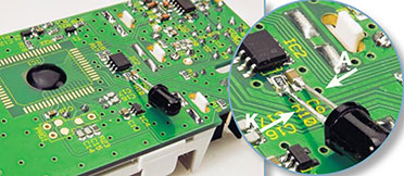 Bild 10: So wird die Fotodiode auf der Platine des FS20 PIRI verlötet. Bild 10: So wird die Fotodiode auf der Platine des FS20 PIRI verlötet.