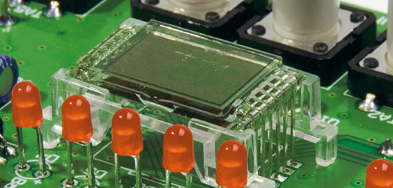 Bild 10: Die Polarität des Displays ist an der kleinen Glasnase zu erkennen. Bild 10: Die Polarität des Displays ist an der kleinen Glasnase zu erkennen.