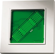 Bild 3: Die Sensorplatine hält den Abdeckungsrahmen mit Adapterrahmen sicher fest. Bild 3: Die Sensorplatine hält den Abdeckungsrahmen mit Adapterrahmen sicher fest.