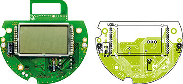 Ansicht der Platine von der Displayseite (Oberseite). Neben dem werkseitig bestückten LC-Display sind an der Platinenoberseite nur noch ein Quarz und ein Elko vorhanden.